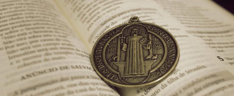 Médaille baptême : l’histoire et la symbolique